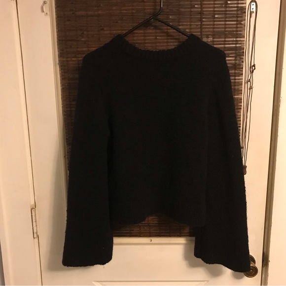BR (Banana Republic) Black Wool Blend Bell Sleeve Cropped Sweater - Picture 1 of 11